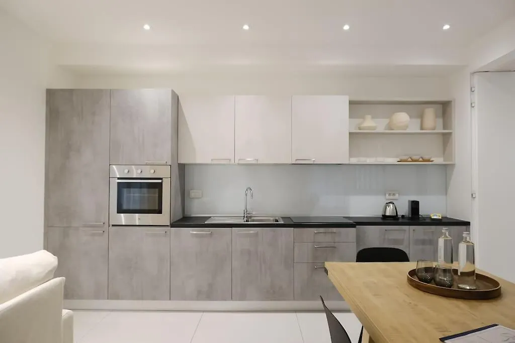 Apartment Dahugo - Nel Cuore Di Verona Italy